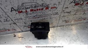 O98673 Gebruikte schakelaar koplamp ihv Toyota Corolla