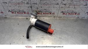 O115699 Gebruikte ruitensproeierpomp voor Toyota Corolla