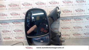 O84497 Gebruikte buitenspiegel links Opel Vivaro