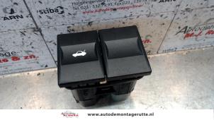 O90424 Gebruikte schakelaar achterklep Ford Mondeo