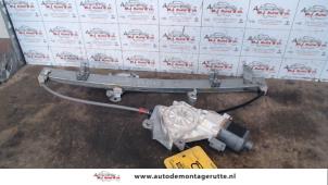 O78212 Gebruikte ruitmechaniek 4deurs links-voor Nissan Micra