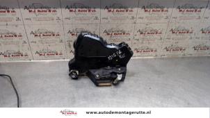 O82789 Gebruikte slotmechaniek portier 2deurs rechts Toyota Corolla
