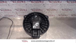 O130412 Gebruikte chaufage ventilatiemotor Daihatsu Sirion