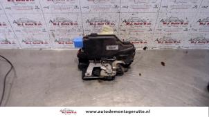 Gebruikte Portierslot Mechaniek 2Deurs links Seat Ibiza III (6L1) 1.4 16V 100 Prijs op aanvraag aangeboden door Autodemontage M.J. Rutte B.V.