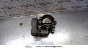O122503 Gebruikte gasklephuis Opel Vectra
