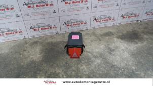 O103955 Gebruikte schakelaar paniekverlichting Audi A6