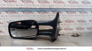 O84626 Gebruikte spiegel buiten links Volkswagen Caddy