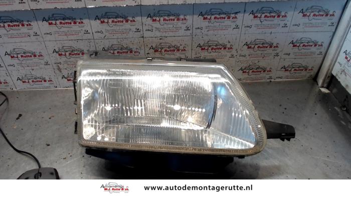 Gebruikte Koplamp rechts Citroen Saxo O74080