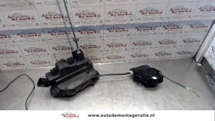 O82975 Gebruikte portierslot mechaniek 4deurs links-voor Fiat Idea
