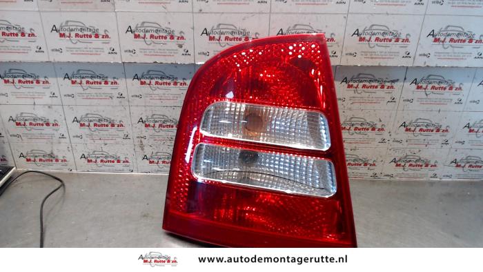 Gebruikte Achterlicht links Skoda Octavia O93406