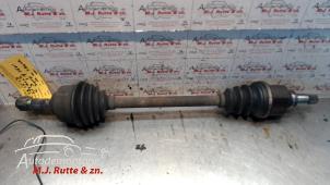 O111197 Gebruikte steekas links-voor Citroen C3