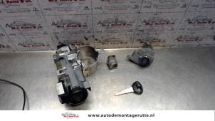 Gebruikte Deurslot Cilinder links Mazda 2 (NB/NC/ND/NE) 1.4 16V Prijs op aanvraag aangeboden door Autodemontage M.J. Rutte B.V.