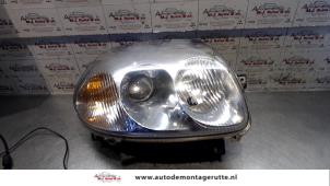 O74227 Gebruikte rechter koplamp Renault Clio