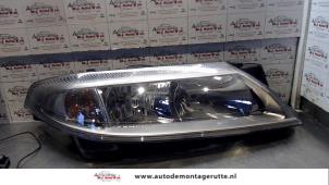 O74272 Gebruikte rechter koplamp Renault Laguna