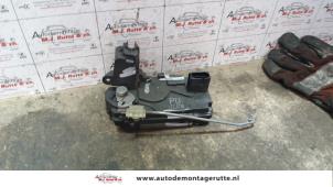 O83414 Gebruikte slotmechaniek portier 4deurs links-achter Citroen C2