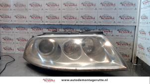 O73598 Gebruikte rechter koplamp Volkswagen Passat