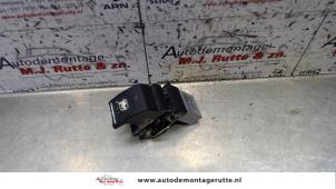 O107319 Gebruikte schakelaar elektrisch raam Volkswagen Golf