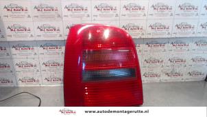 O92528 Gebruikte achterlicht links Audi A4