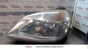 O71909 Gebruikte linker koplamp Mercedes Vaneo