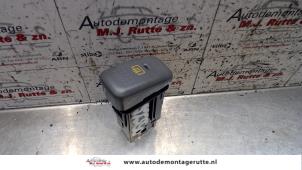 O106803 Gebruikte verwarmingsschakelaar achterruit Honda HR-V