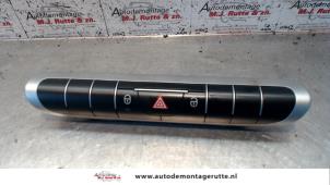 O104410 Gebruikte schakelaar paniekverlichting Smart Fortwo