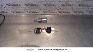 O114058 Gebruikte sleutel+contactslot Opel Agila