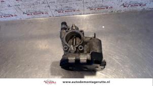 O122519 Gebruikte gasklephuis Opel Agila