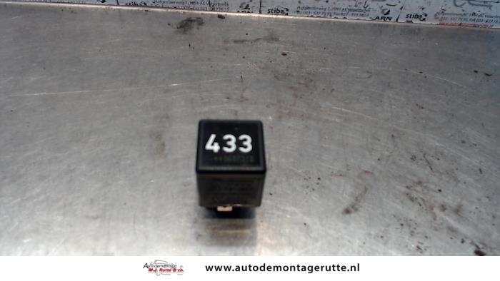Gebruikte Relais Volkswagen Passat O105308