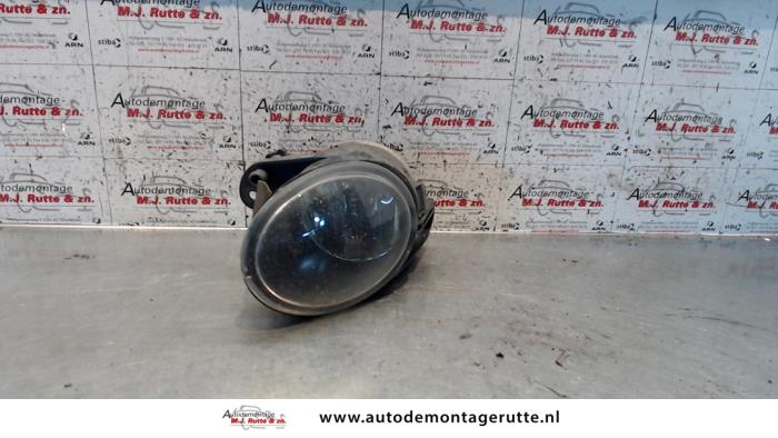 Gebruikte Mistlamp rechts-voor Volkswagen Passat O75092