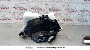 O83847 Gebruikte slotmechaniek portier 4deurs rechts-voor Toyota Yaris