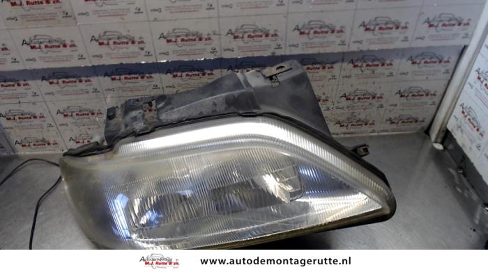 Gebruikte Koplamp rechts Citroen Xsara O74053