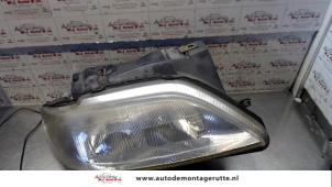 O74053 Gebruikte rechter koplamp Citroen Xsara