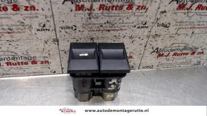 O90425 Gebruikte schakelaar achterklep Ford Mondeo