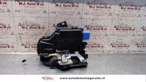 O83606 Gebruikte portierslot mechaniek 4deurs rechts-voor Volkswagen Jetta