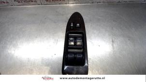 O109703 Gebruikte combischakelaar ramen Toyota Camry