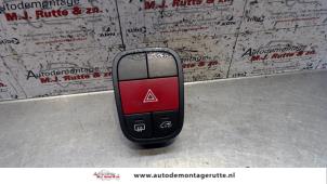 O104195 Gebruikte paniekverlichtings schakelaar Fiat Fiorino