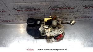 O83654 Gebruikte slotmechaniek portier 4deurs rechts-voor Dodge Ram Van