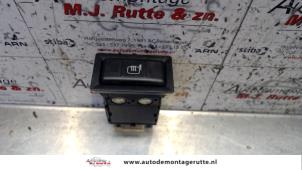 O106839 Gebruikte verwarmingsschakelaar achterruit Toyota Landcruiser