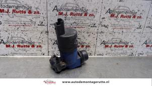 O115534 Gebruikte ruitensproeierpomp voor Renault Twingo