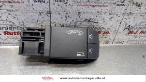 O113024 Gebruikte radiobediening stuur Renault Twingo