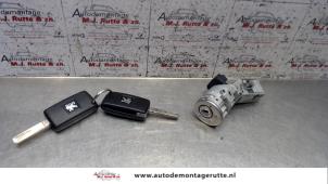 O114322 Gebruikte kontaktslot+sleutel Peugeot 407