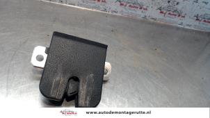 O91635 Gebruikte slotmechaniek achterklep Volkswagen Polo