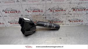O103426 Gebruikte schakelaar ruitenwisser Mazda 2.