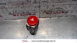 O104611 Gebruikte gevarenlicht schakelaar Seat Leon