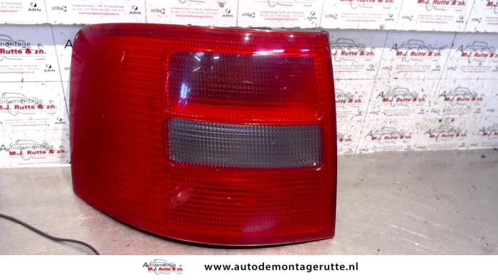 Gebruikte Achterlicht links Audi A6 O92517