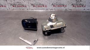 O81716 Gebruikte portierslot cilinder links Volvo S80