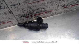 O121218 Gebruikte injector (benzine injectie) BMW 5-Serie