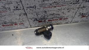 O121381 Gebruikte injector (benzine injectie) Fiat Seicento