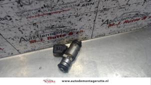 O121382 Gebruikte injector (benzine injectie) Fiat Seicento