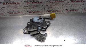 O71579 Gebruikte slotmechaniek motorkap Mini ONE